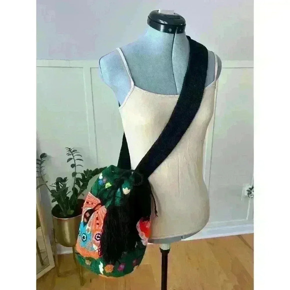 Handmade Needle Punch Drawstring Bucket Bag - Picture 3 of 10